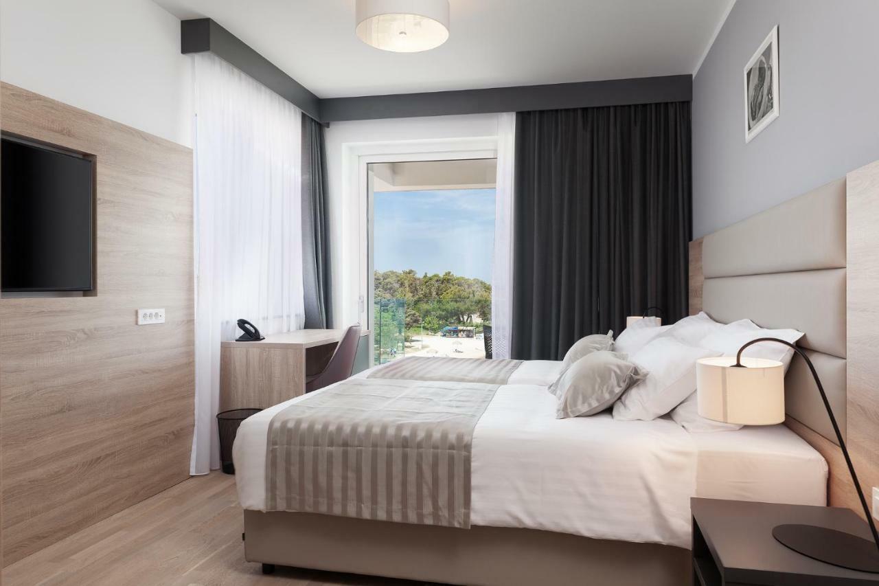 Kaneo Beach Hotel 诺瓦利娅 外观 照片