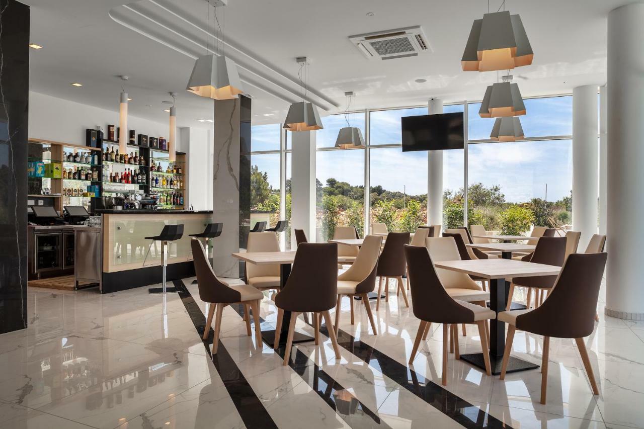 Kaneo Beach Hotel 诺瓦利娅 外观 照片