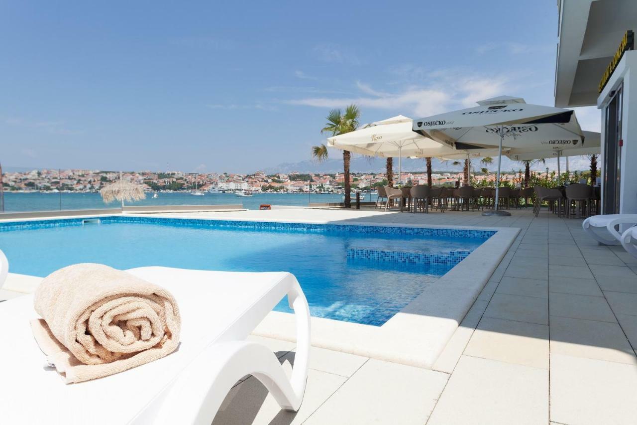 Kaneo Beach Hotel 诺瓦利娅 外观 照片