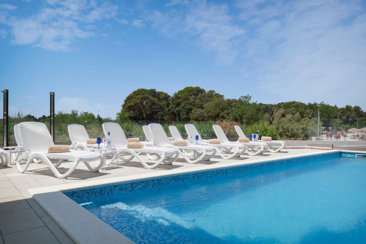 Kaneo Beach Hotel 诺瓦利娅 外观 照片